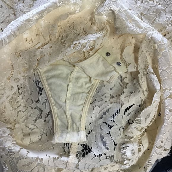 Fashion Nova- Cream Lace Bodysuit Dress, size L - Picture 9 of 11